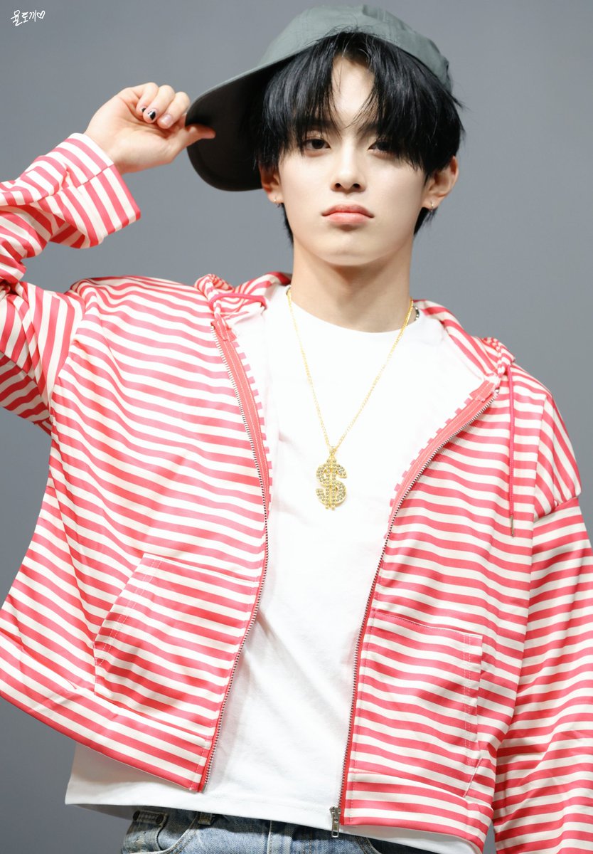yule_rabbit's tweet photo. 260614  스타라이크 팬싸

엄마가 모르셔서 
그렇지 요즘은 다들 이렇게 입어요

#베리베리 #VERIVERY 
#강민 #유강민 #강미니 
#KANGMIN #カンミン https://t.co/Q51cZFLX2h