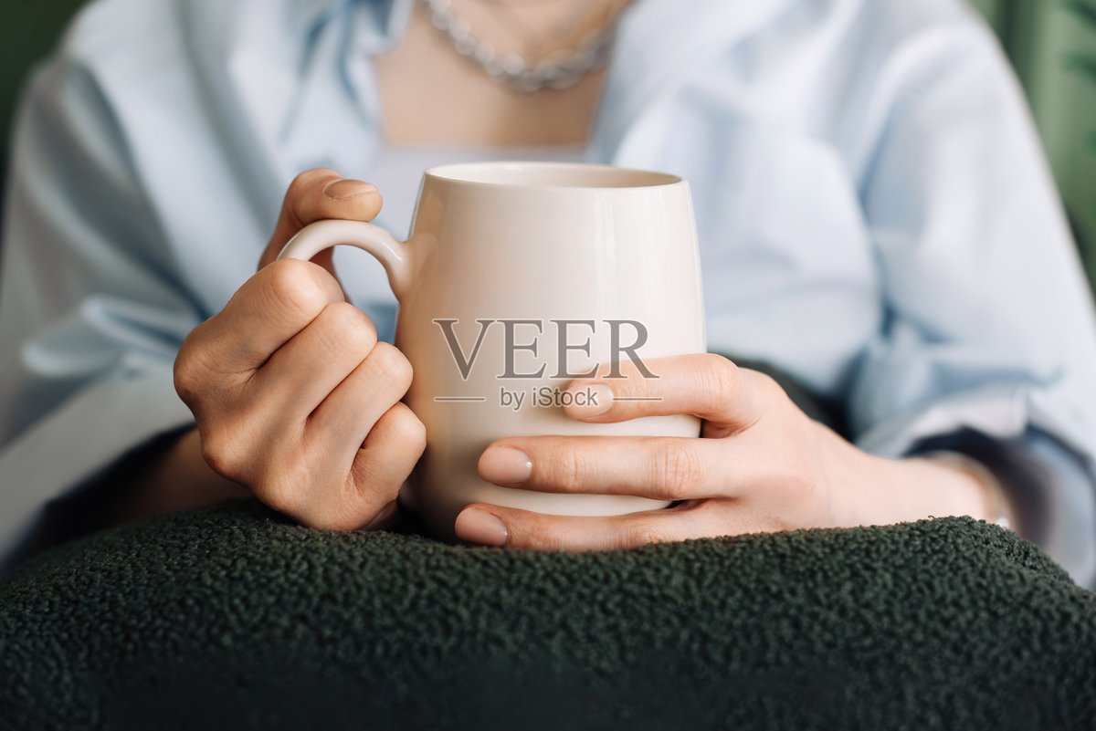 PirateTick's tweet photo. Cozy Sunday vibe at home: latte in hand, novel on lap, no plans just peace https://t.co/WlumzmpSHl