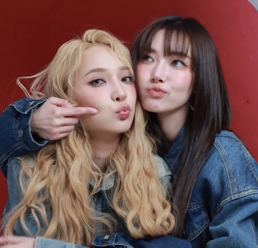 melly 🦊🐯 tweet media