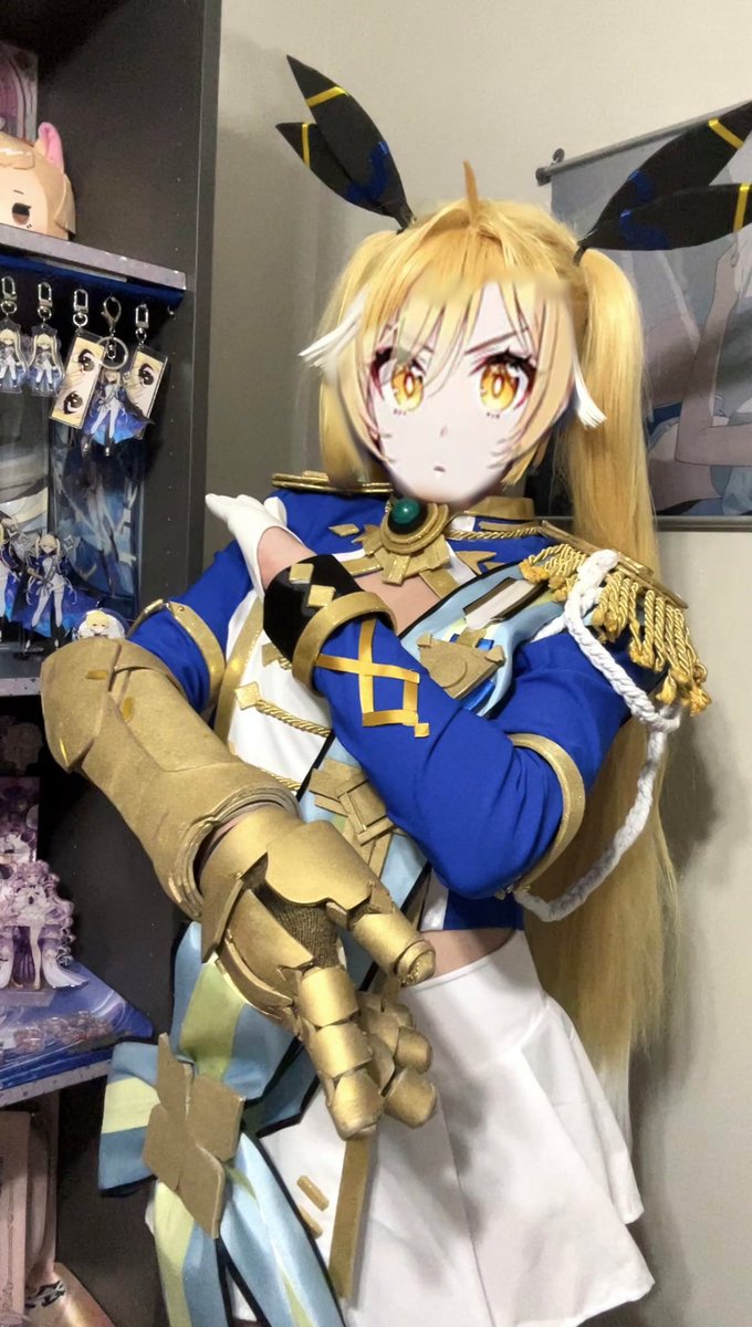 Chizuru Right Hand tweet media