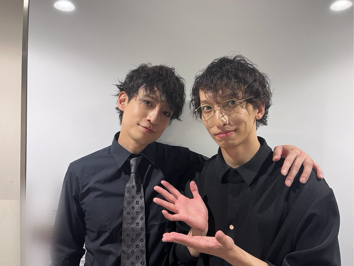 patch_run's tweet photo. #スエフェス お昼の部
ご来場ありがとうございました。

敬愛する事務所の大先輩、陳さん✨

夜も恩師の記念すべき一日を
盛大にお祝いさせていただきます‼️
#スエフェス黒蜥蜴 https://t.co/K0jQ2MaqRl