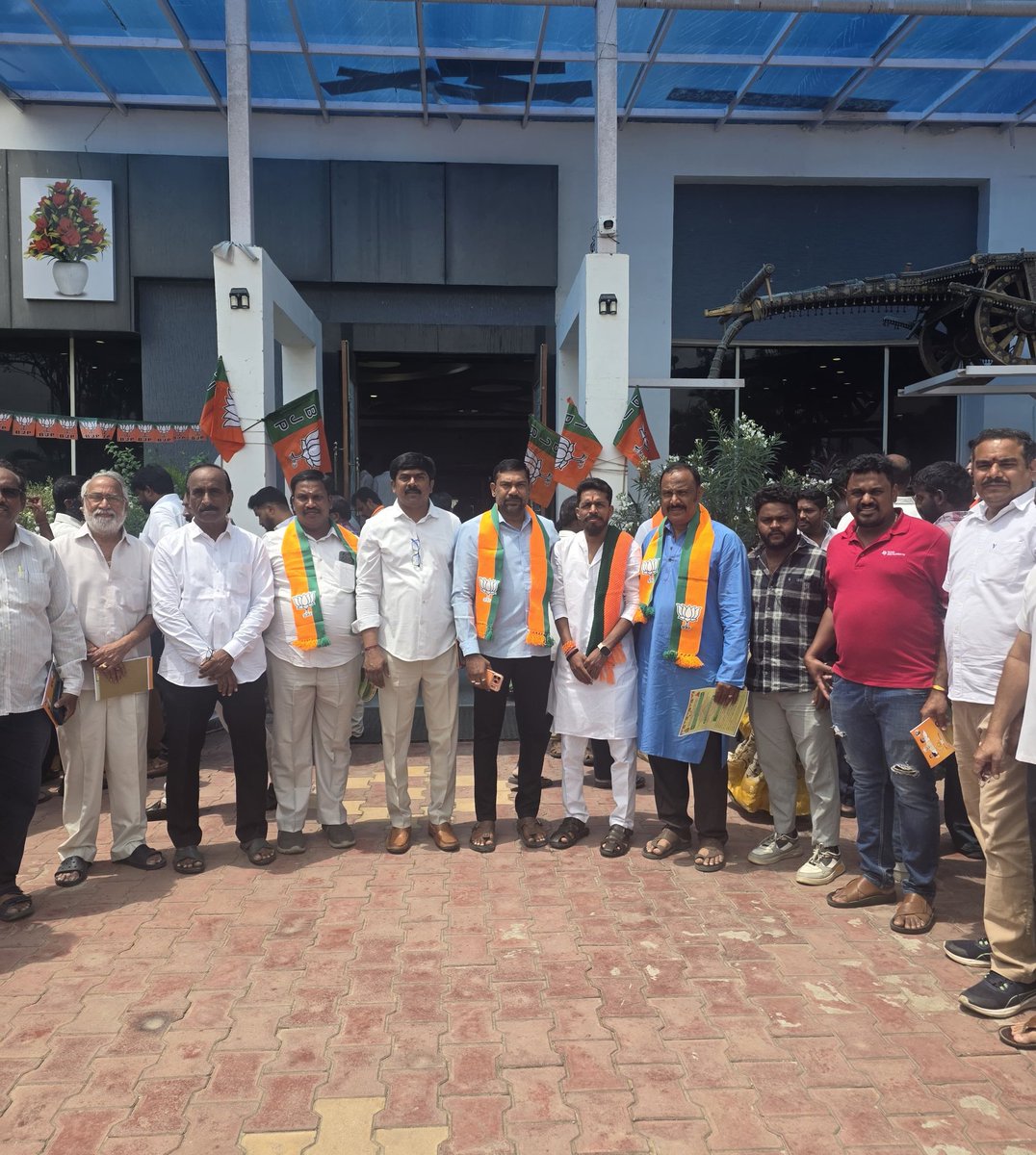 arunbjym07's tweet photo. Sherlingampally BLA2 SIR meeting attended along with hydernager division members @BJP4India @BjpAchary @bandisanjay_bjp @drlaxmanbjp @kishanreddybjp @N_RamchanderRao @narendramodi @KVishReddy @Raviyadav_bjp https://t.co/dlymF1MVPH