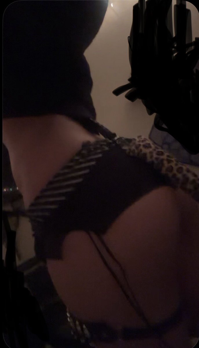 felipeiscutez's tweet photo. Do people still like cat boys? 

#catboy #bottom #18 #gay #butt #bubblebutt #smallwaist #femboy https://t.co/2bUnCELdLN