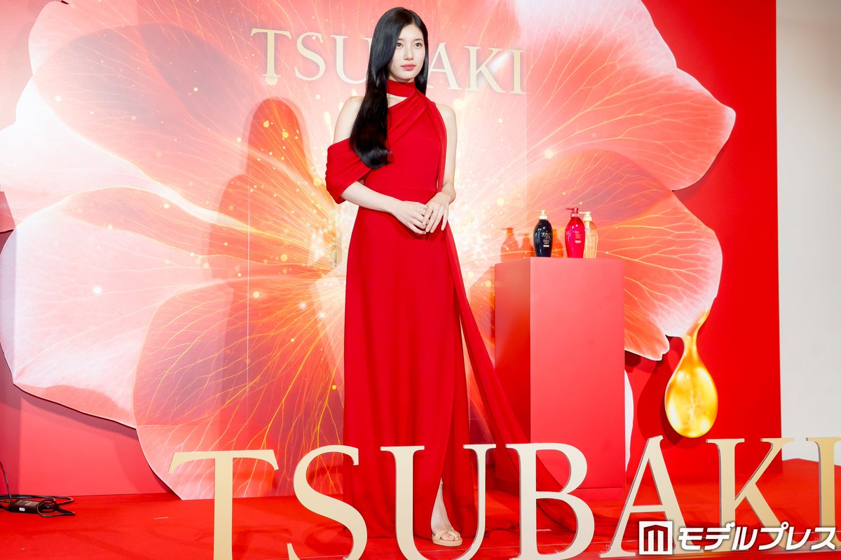 modelpress's tweet photo. スジ、美スタイル際立つ
真紅ノースリドレスで登場🌹

「気分に大きな影響を与える」ものとは❓
https://t.co/m8I5PTDaoE

「TSUBAKI 20th Anniversary Party」出席✨

#수지 https://t.co/MkwcXZohgx
