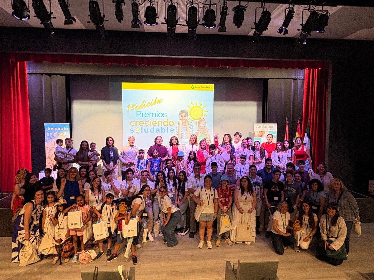 VidaSaludAnd's tweet photo. Entrega de la I Edición de los Premios Escolares ‘Creciendo Soludable’ 🏆🌞
#SaludPúblicaAndalucía @saludand
@AndaluciaRELAS @EASPsalud #andaluciasaludable
@ventanafamilia @CDOIA @ASCostadelSol #soludable
➡️https://t.co/sV8tMew8Aq https://t.co/bIY57LNGSs