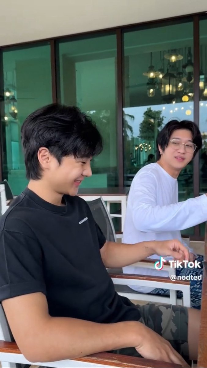 cccchanin's tweet photo. ข้างกันก็มองกันได้อยู่น้า 🥰🥰🥰
#ต้าอัส #taus https://t.co/wQE53yAa1Z