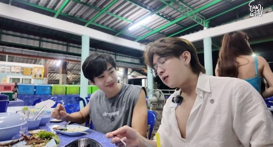 cccchanin's tweet photo. ข้างกันก็มองกันได้อยู่น้า 🥰🥰🥰
#ต้าอัส #taus https://t.co/wQE53yAa1Z
