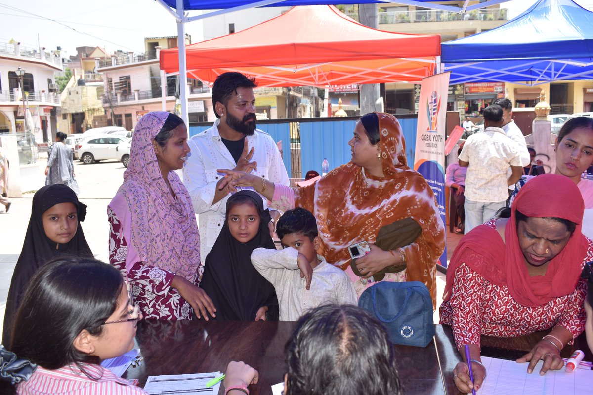 officeofgyf's tweet photo. Awareness is the first step towards empowerment. 💡Under #MySchemesMyRights, the Global Youth Federation organized its first awareness camp in Village Khuda Ali Sher, Chandigarh, helping residents learn about government welfare schemes, eligibility, and application processes. https://t.co/4aV4kDdQ5r