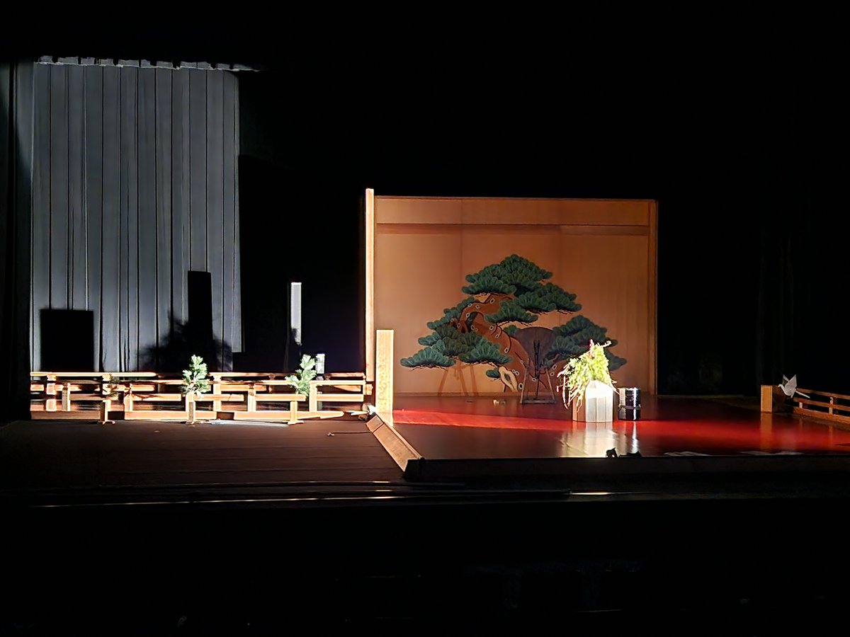 ichikawa_bunka's tweet photo. 【6/20『HANAGO－花子－』】
本日より舞台仕込みがスタートしました！
先日、大盛況のうちに幕を閉じた渋谷公演。市川公演では、小ホールに特設の能舞台を設営し上演いたします。
能舞台とコンテンポラリーダンスが融合する作品「HANAGO」公演にどうぞご期待下さい！ https://t.co/nAkSAaNK0V