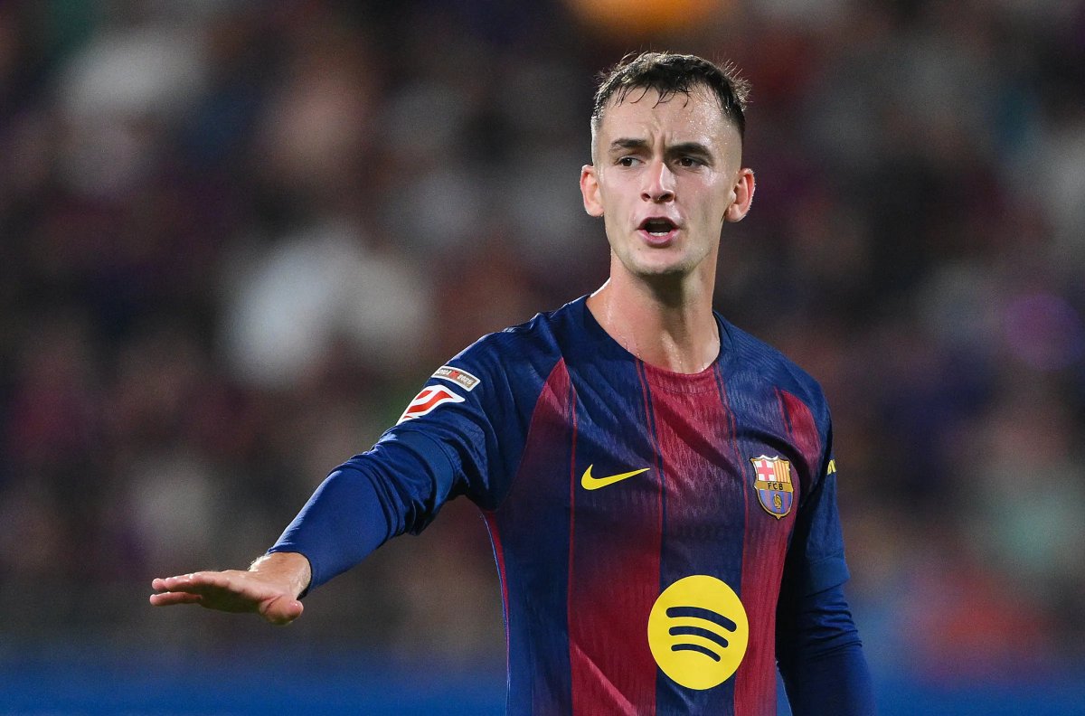 BarcaUniversal's tweet photo. 🚨 Barça want departures before making more signings.

- Casadó has decided to leave for playing time

- Roony could go out on loan

- Ter Stegen's high salary makes a departure difficult

For now, none of those operations are advanced.

— @sport https://t.co/MiOAO51doG