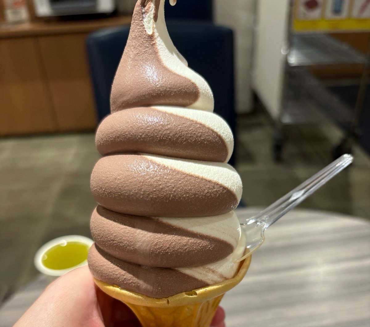 87maruyoo's tweet photo. モナキちゃん、もし良かったらでいいのでサービスエリアでご飯食べてる映像とか見せて欲しいです(サービスエリアごはん楽しんでるモナカマより🫶

やっとテレビライフさんに目を通します👀
マイペースでたのしむのです🏃‍♀️ https://t.co/D7p75ttASy
