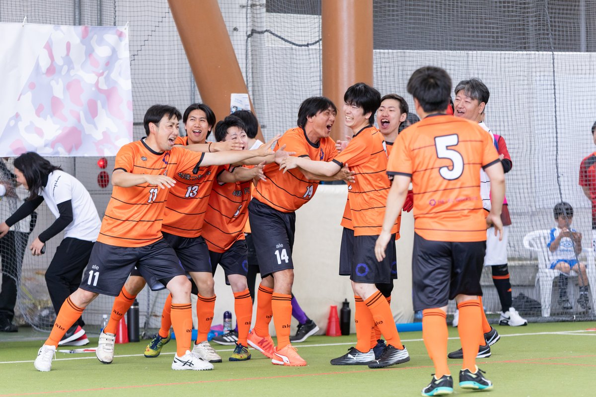 HEXELWorks's tweet photo. 先日、第一回HEXEL CUP（フットサル大会）を開催しました‼️
首都圏エリアの支店および協力会社から計８チームが参加し、当日は白熱した試合が繰り広げられ、会場は大いに盛り上がりました⚽️
大会の様子はYouTubeチャンネルでも取り上げますのでお楽しみに😆
＃フットサル　＃イベント https://t.co/cpiDx1ybST