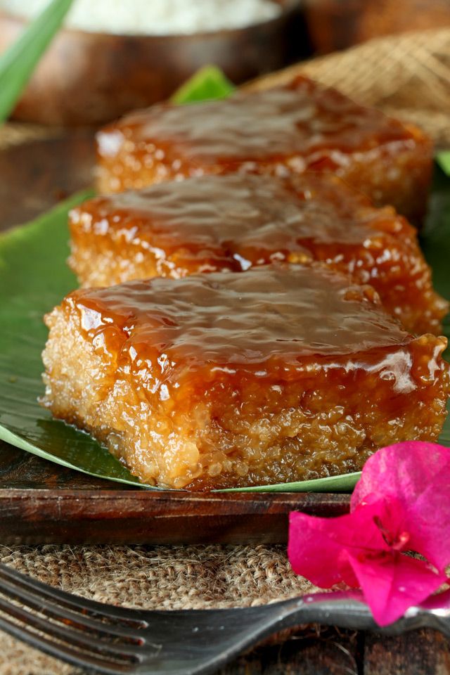 OluwaKolapo2108's tweet photo. I'm sure many Japanese don't know this.
This is Biko, a traditional Filipino sticky rice cake. It is made by cooking glutinous rice in coconut milk and brown sugar.The top layer is a thick, caramelized coconut milk mixture. Itis commonly served on banana leaves for a fragrant aroma.
Want to give it a try?