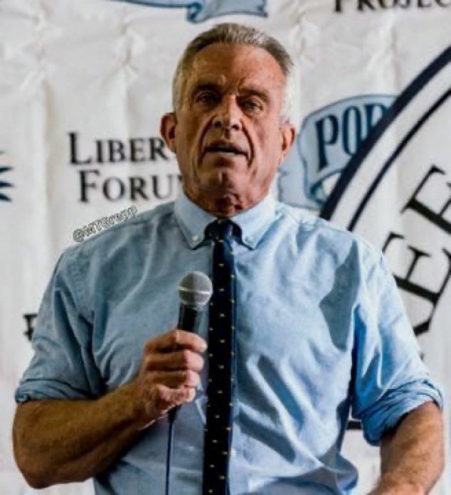 _CharlieWards's tweet photo. 🚨#BREAKING: Robert F. Kennedy jr Wants Dr Fauci to be charged in Court for his cover up of COVID 19 origins.

Should he be charged?

A. Yes 
B. No
@_CharlieWards https://t.co/Y1hYVmhTnJ