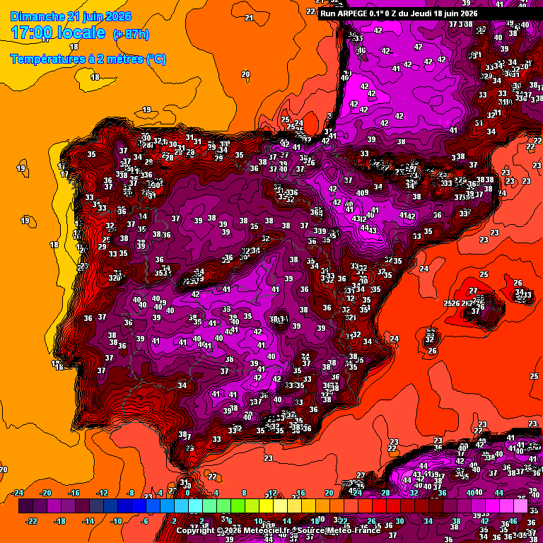 sergi_boixader's tweet photo. Els models com l'#AROME ja donen temperatures de fins a 44ºC per diumenge a la vall de l'Ebre i segons els pronòstics encara pujarà més dilluns. Potser es superen alguns rècords

Quina manera de començar l'estiu astronòmic...🥵

#meteo #temps #calor #onadadecalor https://t.co/JPnRkcKGnr