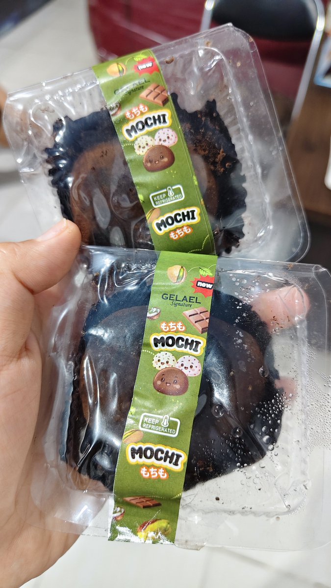 vinachanddd's tweet photo. Kebagian dubai chewy cookie 🤤😍 https://t.co/U7NuZ3CCdg