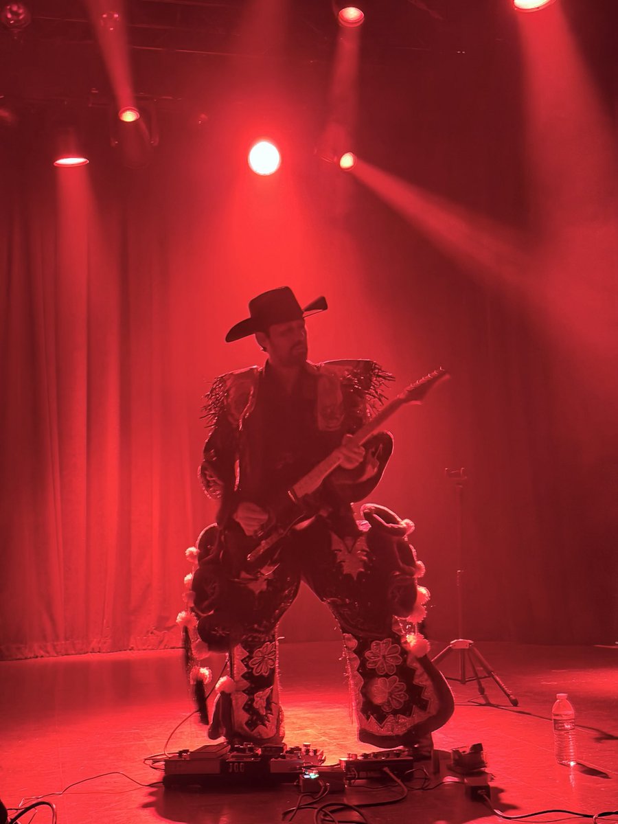 bloomeforever's tweet photo. Los Thuthanaka live in LA 👽
A life-changing show 🪬 https://t.co/hNec4MdSJ9