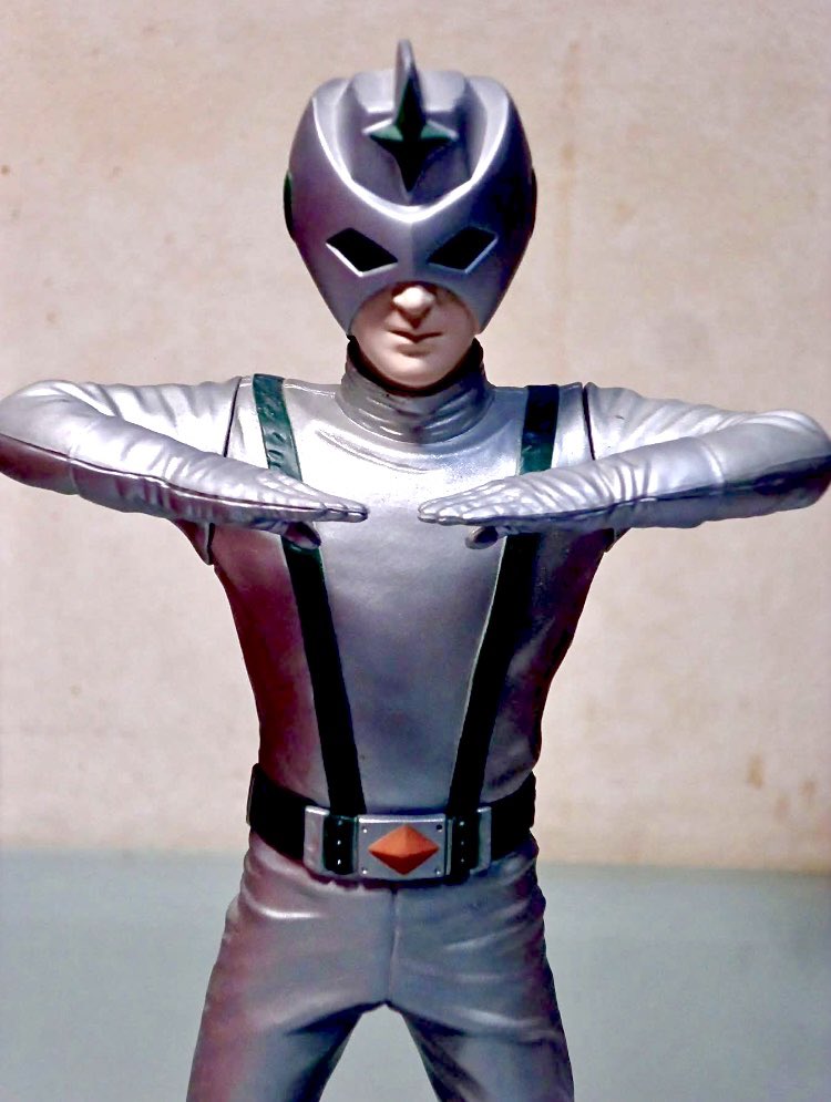 ran925's tweet photo. むか〜し原型を担当した
DVDボックス付属の
「パイロット版ミラーマン」
オフィシャルでフィギュア化されたのこれだけ？ https://t.co/pPMNa3IWML