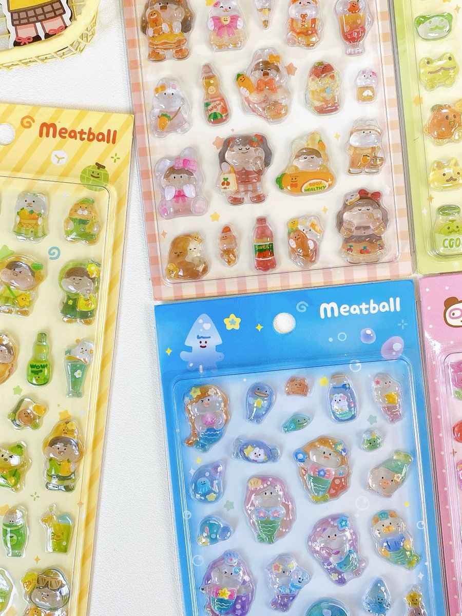Meatball_Studio's tweet photo. シールって、こんなに立体感が出せるんだ…💓
🧸 可愛いミニモチーフプラス立体加工！
🤩 仕上がりは本当に高級感たっぷり
🫧 ゼリーみたいに透き通っていて、つや感もばっちり
📝 手帳デコ・トレカデコ・デコレーションにもぴったり！
 #文具女子 #手帳タイム #手帳素材 #マスキングテープ https://t.co/1DAjEZA6gd
