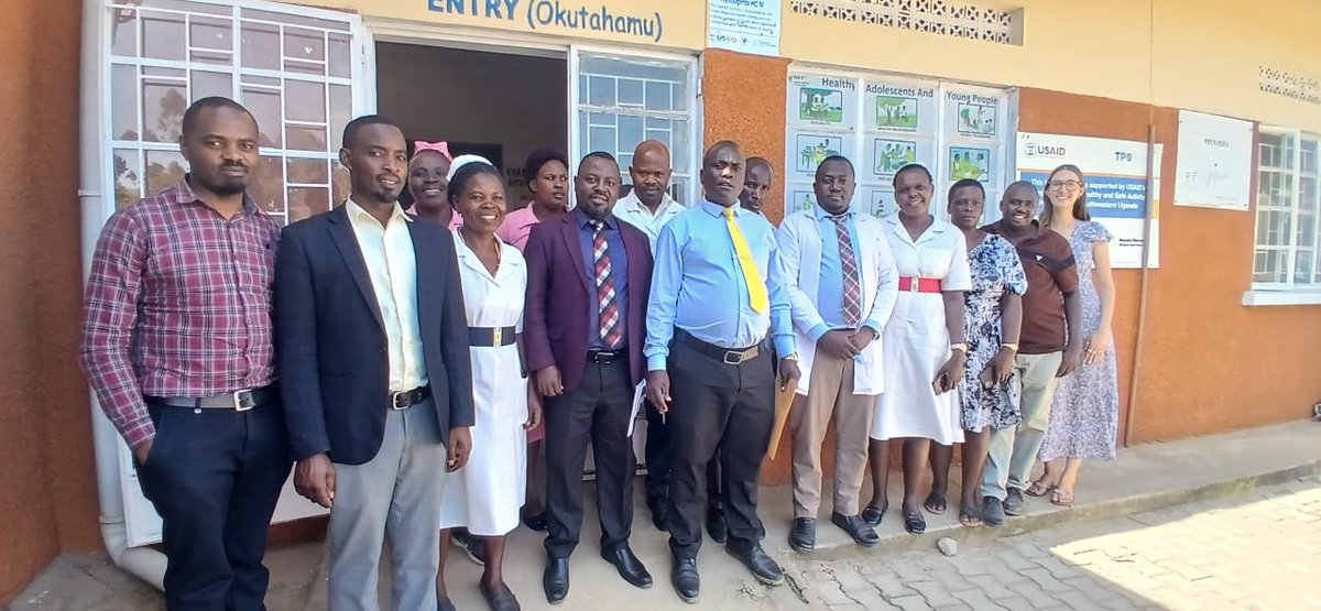 Wilsonmoderntv's tweet photo. Assistant RDC Condemns Absenteeism and Late Coming Among Health Workers at Kyabugimbi HC IV
The Assistant Resident District Commissioner (A/RDC) of Bushenyi District, Jimmy Tashobya, has condemned the persistent absenteeism and late coming of some health workers at https://t.co/31CR50ubVu
