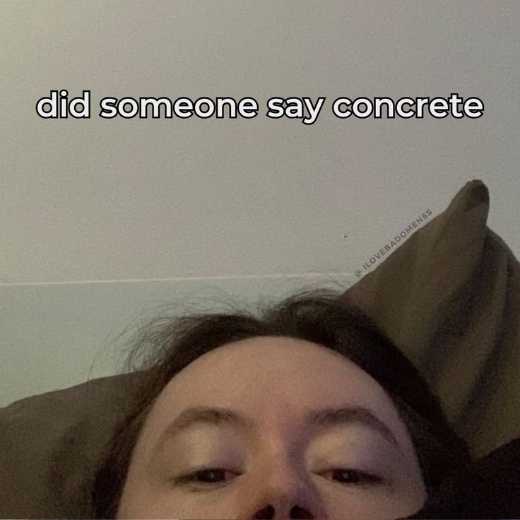 concreteevil's tweet photo. me watching dethrone live videos lying in bed in my room https://t.co/WFian0dgC2