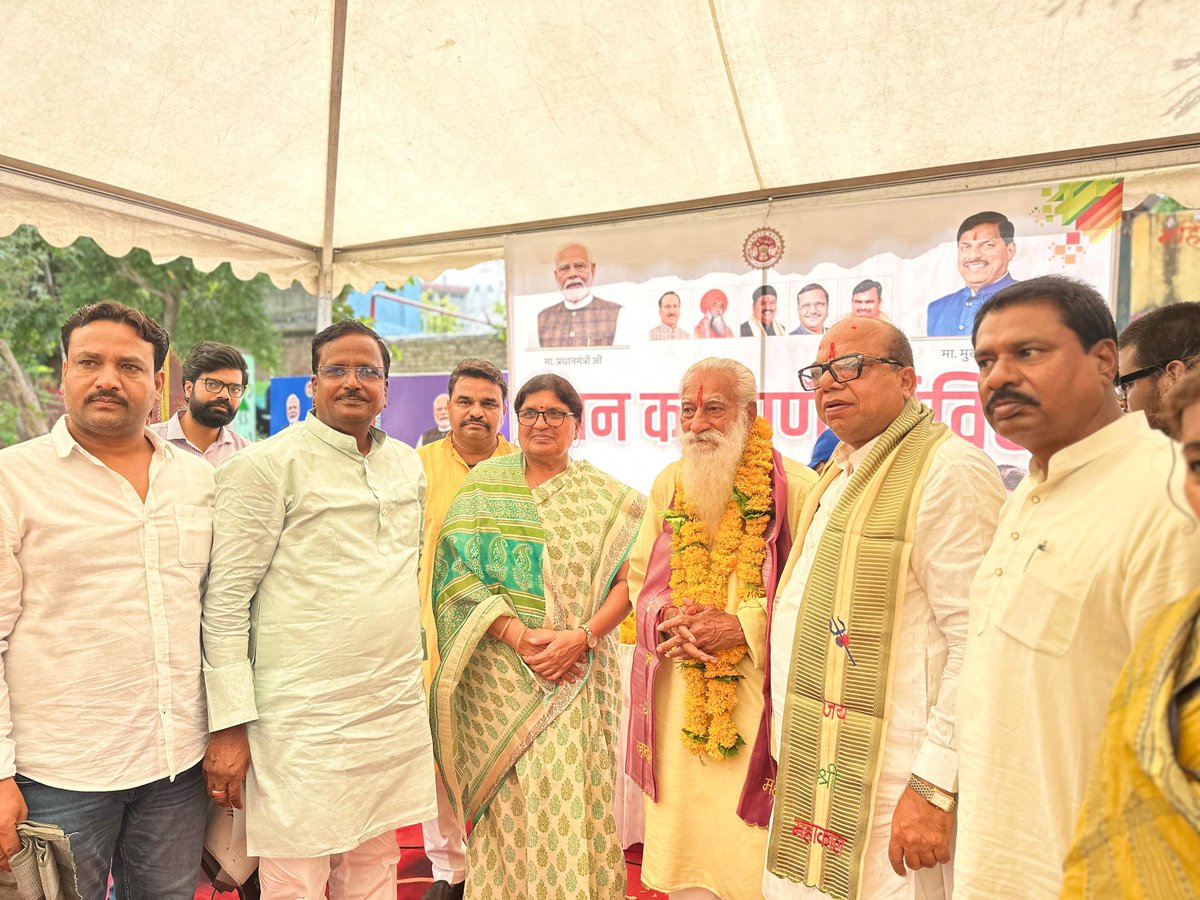 AnilJKBJP's tweet photo. प्रधानमंत्री श्री नरेंद्र मोदी जी के सफल नेतृत्व में सेवा, सुशासन एवं गरीब कल्याण के 12 वर्ष पूर्ण होने के उपलक्ष्य में वार्ड क्रमांक 15 में आयोजित जनकल्याण शिविर में सहभागिता की।

@BJP4MP https://t.co/SNzJRRXOel