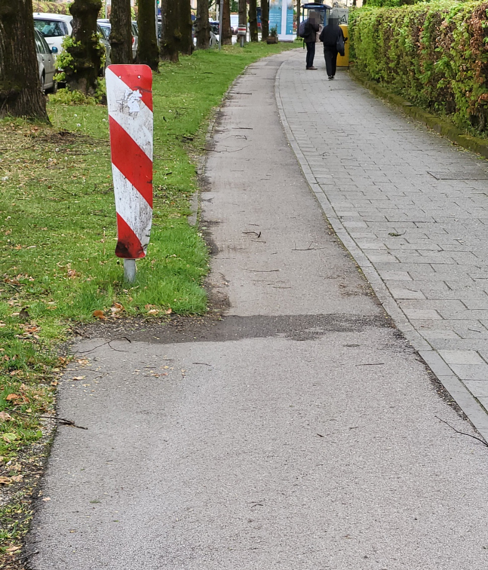 horemu's tweet photo. @radkolumne Zu schmal für die Post. https://t.co/opXEx2FsCW