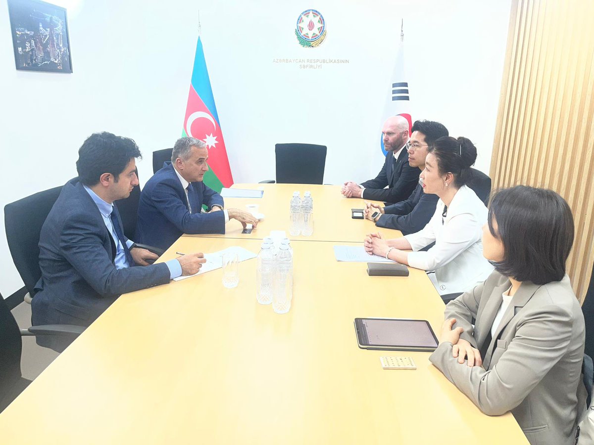 AzEmbKorea's tweet photo. Azerbaijan's AIR Center delegation, which is visiting Seoul, held meetings with representatives of South Korean think tanks and academic circles. Issues of cooperation were discussed during the meetings. https://t.co/xSNEw6OsTb