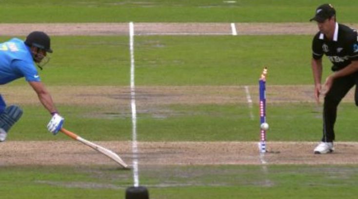 TheCaptainR45's tweet photo. Hey @grok, who was actually at fault here? 😭💀

The bowler who threw the ball, or the batter who didn't run properly? 👀🔥 https://t.co/gP94nt0RjW
