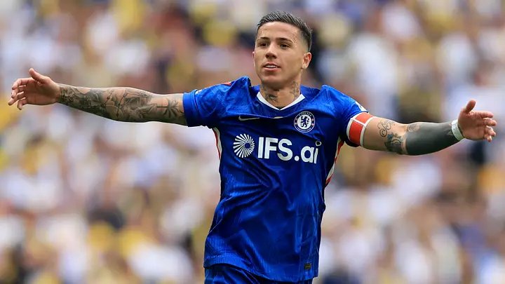Favour_CFComd's tweet photo. Real Madrid are set to open talks with #Chelsea over Enzo Fernandez. Real are keen to understand whether Chelsea’s asking price could drop or concessions be made on the structure of a deal that would come close to the British transfer record. 

[via @JacobsBen] https://t.co/WwfjjnS3g5