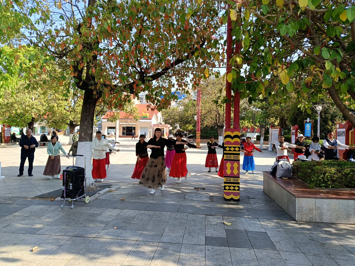 Ignacio19444501's tweet photo. Come join our Photography Club's street shooting activity this Saturday at City Central Square! Capture autumn vibes, share works, and make new friends—free for all! https://t.co/uu5vVsiTSY