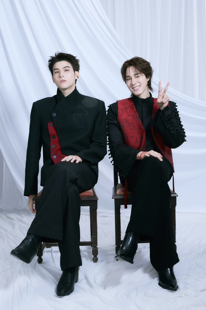 iQIYI_japan's tweet photo. 見逃せないツーショット、二人は相性抜群だな📷~
#WUTheSeriesEP7
『#Wu ~巫~』iQIYIにて好評配信中!
@skywongraveee @Hirunkit_
👉APP: https://t.co/jAS2XdFi7X
👉SITE: https://t.co/vakGLwWx17
#wu #iQIYI #GMMTV #WUTheSeries #Wu~巫~ #Thaidrama #タイドラマ #ドラマ
🎁日本年間サブスクリプション、初回20%OFF🔥
📝 今すぐ購入:https://t.co/LP5zCmMqeC