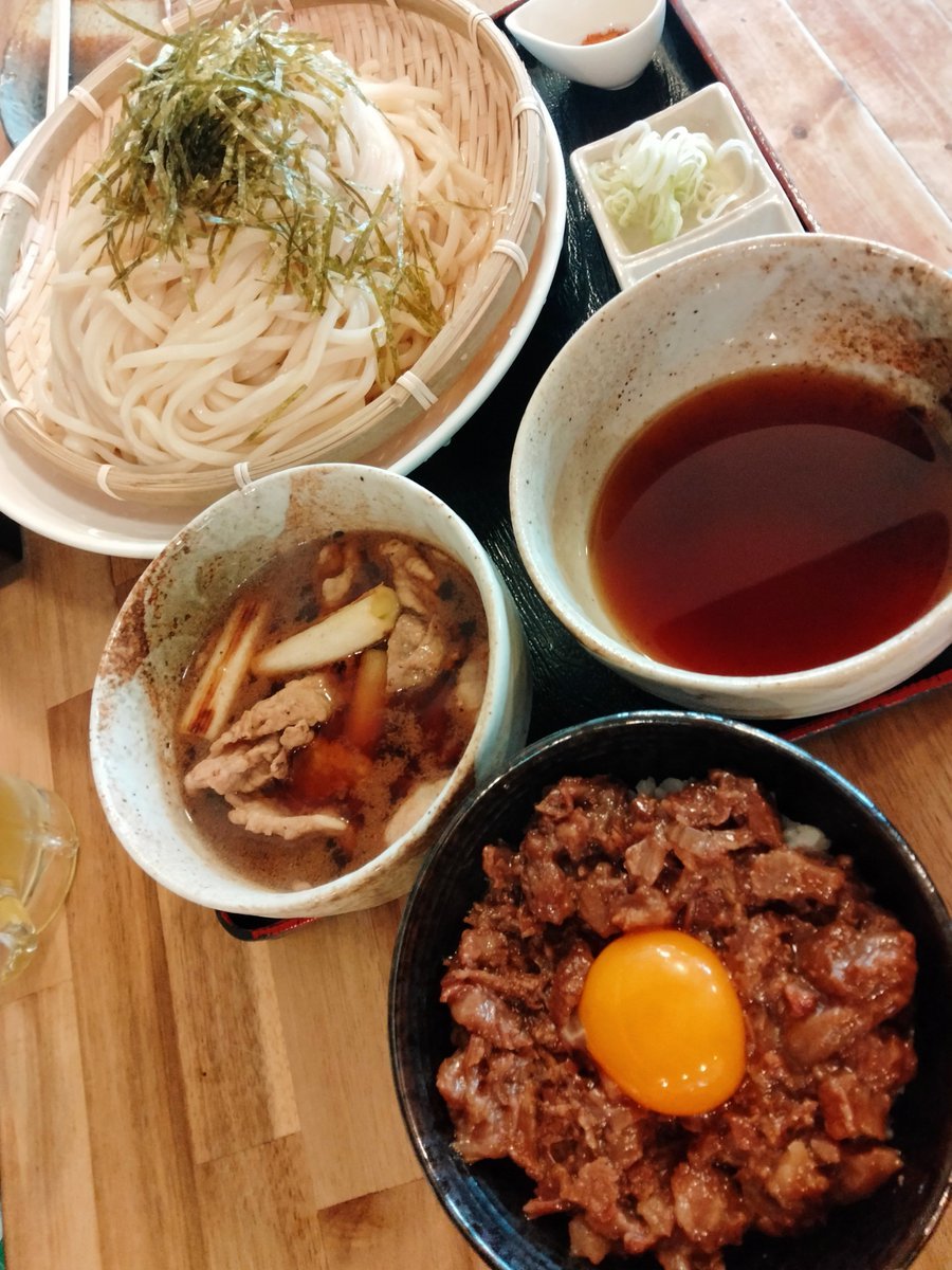 YWmbEyEJvJCl2QS's tweet photo. 水戸市笠原町
肉うどん 玄白

欲張り満腹セット
※好みをカスタマイズ
稲荷寿司撮り忘れ😅

今日も沢山の品々、美味しかった😁

肉うどんの焼きネギは香りが👍

冷やしぶっ掛けをネバネバ系でとろろ、納豆、めかぶ、オクラ等でズルズル食べてみたい😆

アツコ様、同麺アザマス🙇

ごちそうさまでした🙏 https://t.co/z7SnvchZSM