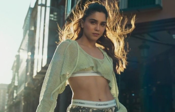 sambharme's tweet photo. SHE IS SO GORGEOUS MAN WHAT https://t.co/NFUyx7fSrA