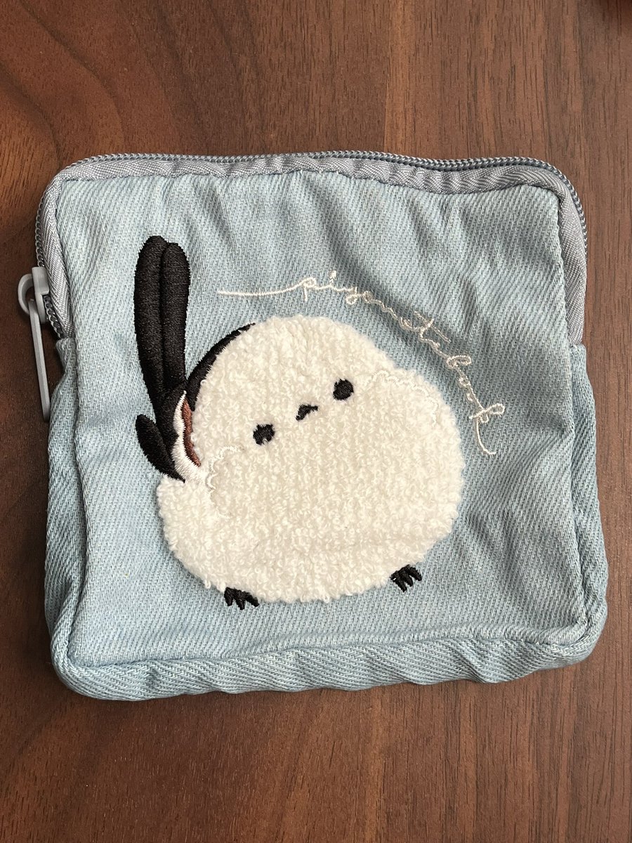 kozakura79's tweet photo. 久しぶりにイオンストピに来ました、えのきちゃん。

ガチャ屋さんで、「ぴよ手帖ふわもこポーチ」をゲット。
ふわもこしてます💖

#ストリートピアノ
#えのきぶんちょう
#イオンモール東員
#イオン大安店 https://t.co/dUfoIxrIk7
