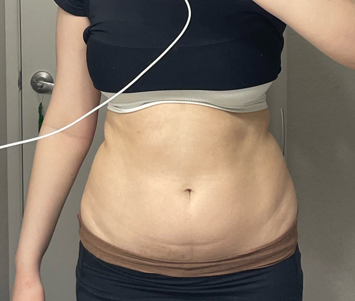 BreSkin_aye's tweet photo. Me at my highest weight vs me now https://t.co/B8qDwC2gJq