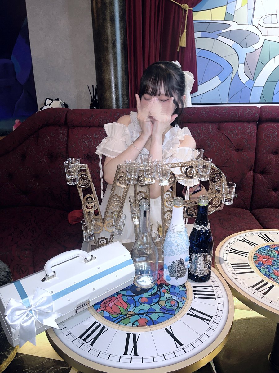 _lllo___'s tweet photo. ♡ 06.12 ♡
♥いつも遠隔ありがとうなうさぎさん🐰♡白衣装のチェキ楽しみにしててね!!♡ちょーお姉さんかわいかった？？？♡
♥爆飲みありがとうなスマブラ部のうさぎさん🐰❤︎キラキラコンカフェ嬢にしてくれてありがとう😻🌟大酔っぱらいで楽しいだったね♩ https://t.co/RddvJ7coCZ