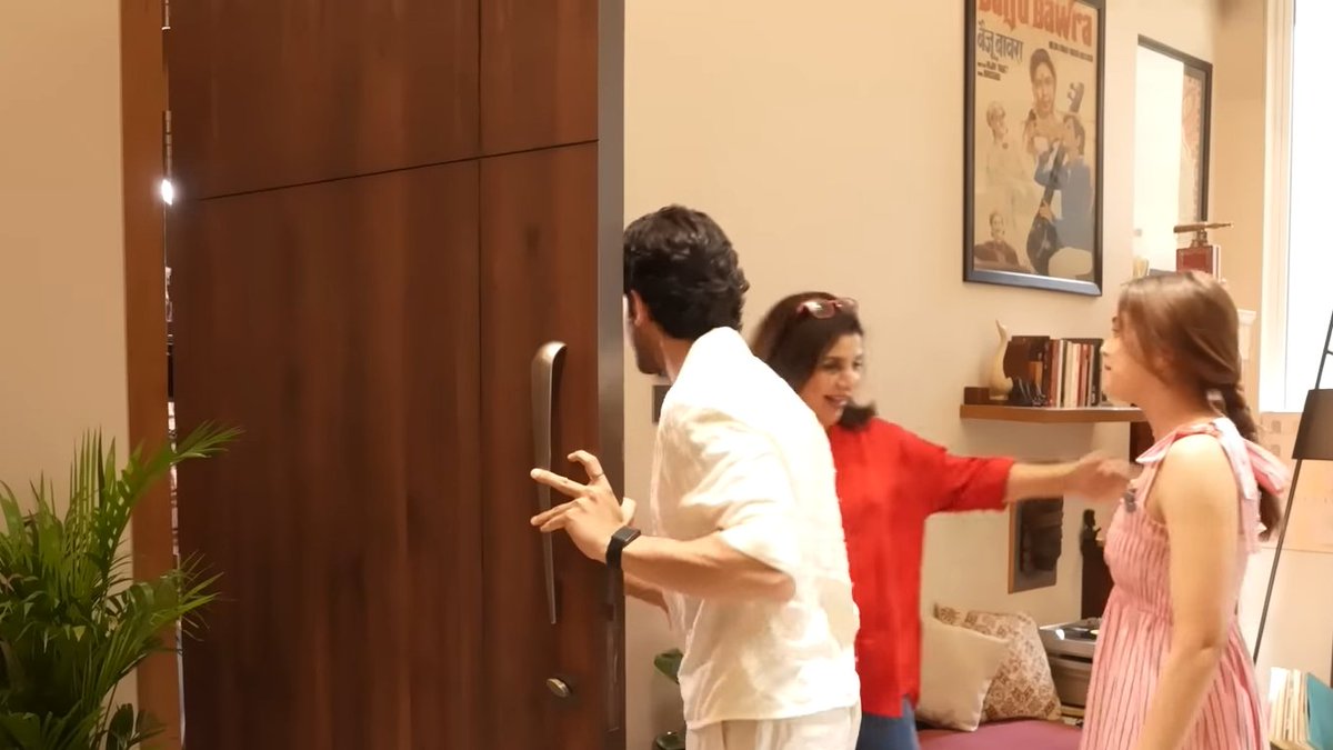 matargashtiiii_'s tweet photo. slb should cast vedang in baaju bawra if not for ranveer like he's got a poster of the original film ahhhh https://t.co/1wivLHoymk
