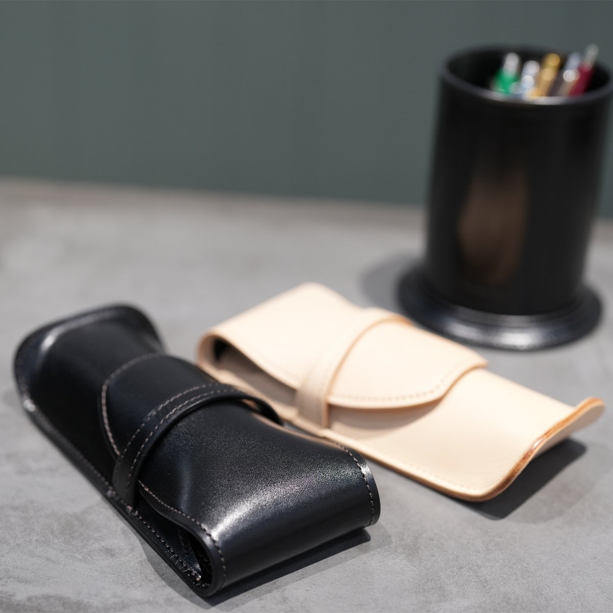 limited】実店舗であるWILDSWANS GINZA にて、3本挿しペンケースのPeek