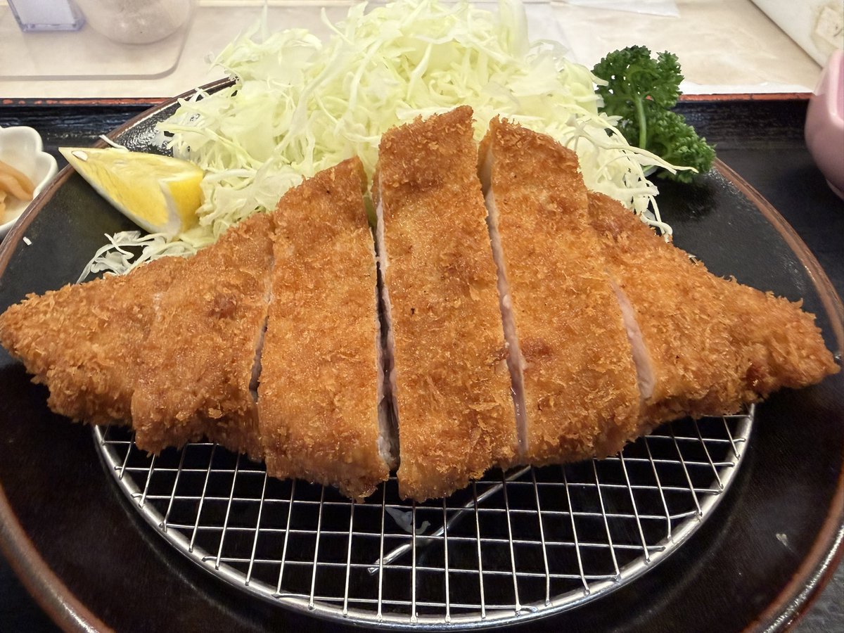 a_ja623's tweet photo. 福岡、鹿児島ツアー最高でした！
紹介されたバーが良すぎた！！また行くとよ。黒豚うますぎるし、憧れのしろくまは神！さてANAで帰ります👍全く問題ないさぁ。 https://t.co/lxZtwGQ5Q7