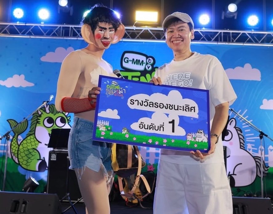 sleepyracy's tweet photo. First runner-up : Mark Pakin
Honorable mention : Ohm Thipakorn 

Markohm is indeed a power couple! https://t.co/c7cHIWFPu2