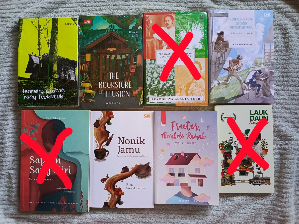stroberish11's tweet photo. Halo, WTS buku sealed (atas) dan preloved (bawah) 😊✨ 

85K : Tentang Ziarah yang Terkutuk
55K :
The Bookstore of Illusion
Keberuntungan Sedang Menghampirimu

45K:
Nonik Jamu
Freeter Membeli Rumah

Thanks ✨🙏🏾 https://t.co/GX0Uig6brD