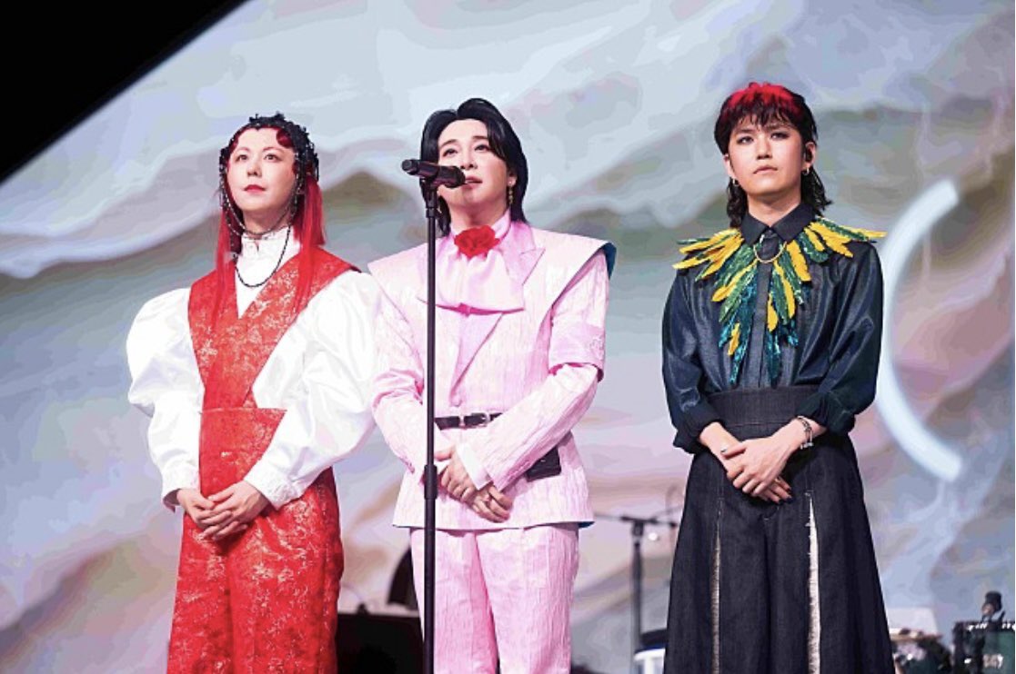 smoky09's tweet photo. 2026年6月10日11日に神奈川・Kアリーナ横浜にて開催された【Mrs. GREEN APPLE presents『CEREMONY』」】をレポートしました。こちらはマキシマム ザ ホルモン、FRUITS ZIPPERらが出演したDay2です🍏
https://t.co/U6tXYntwSi https://t.co/Mr8QzyoORO