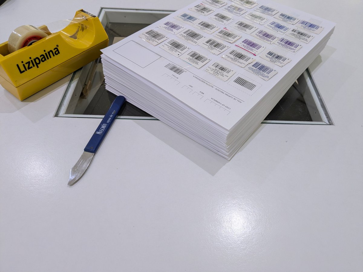 MarcCBatalle's tweet photo. @genisroca @palaurobert @MWCapital Bon dia @genisroca suggerència exposició: Assimetria en implantació de tecnologia. 
Exemple farmàcies:
- robotitzar calaixera
- gestió d'estocs amb IA
- cobraments amb mòbil
- TSI digital
- tik tok
- ...

En contra, tecnologia obsoleta: tallar codi barres, tot i existir el QR https://t.co/8fZp3x0cPG