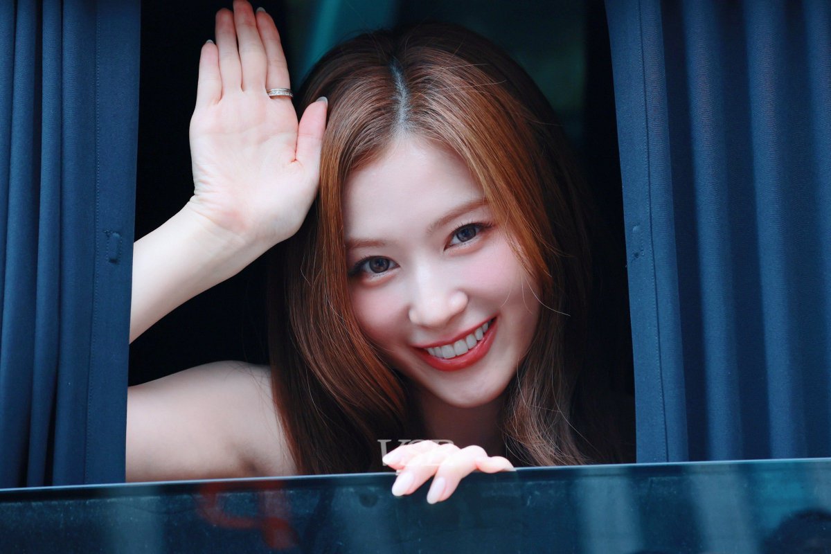 VSB_1229's tweet photo. 260618
#트와이스 #TWICE #사나 #SANA #サナ https://t.co/KPYhoEc4U6