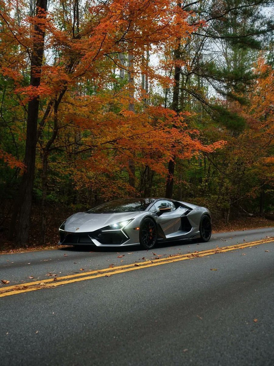 magiccars09's tweet photo. Lamborghini Revuelto 🤍 https://t.co/aKINKuUsTS