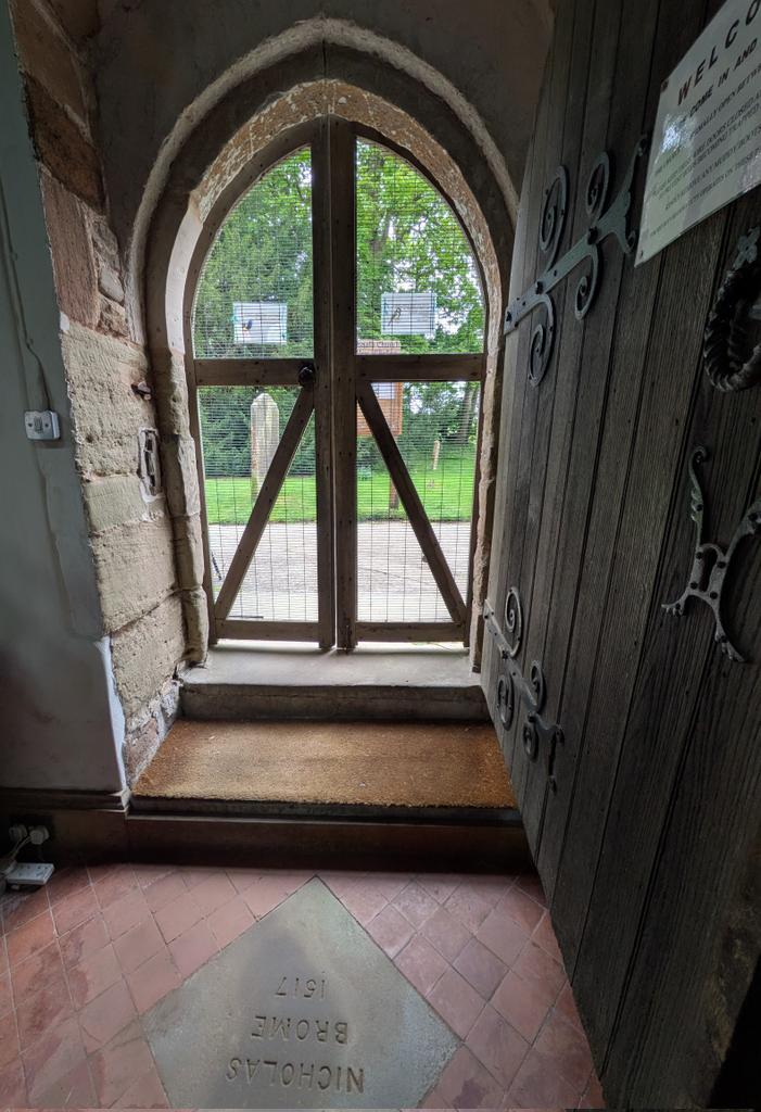 BooksTeaFilms's tweet photo. St Michael's at Baddesley Clinton - with Nicholas Brome underfoot 
#AdoorableThursday https://t.co/tQnDJl3gYJ