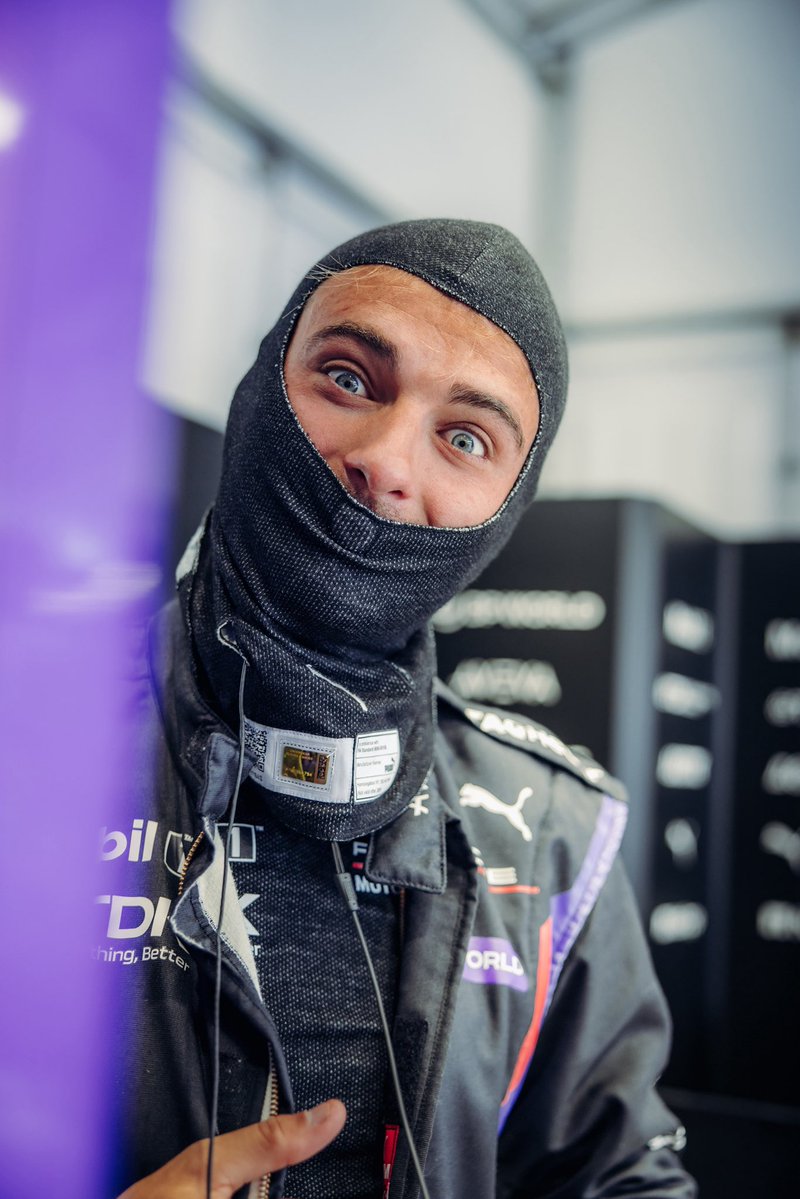 nico_mueller's tweet photo. FE round 11 in Sanya this Saturday 👀🇨🇳 

ready to sweat and have some fun 👊🏻🔥

#nm51 #porsche #formulae #raceborn https://t.co/G8EP3nrFwU