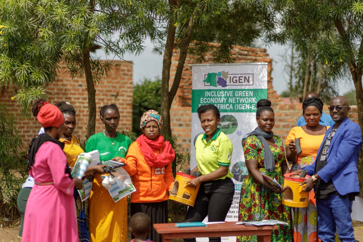 AfiegoUg's tweet photo. Uganda's ⚡️energy future should prioritise people and the environment.

Investing in clean, renewable and sustainable energy will create green jobs and reduce pressure on forest among others. https://t.co/mksCeg82Vt