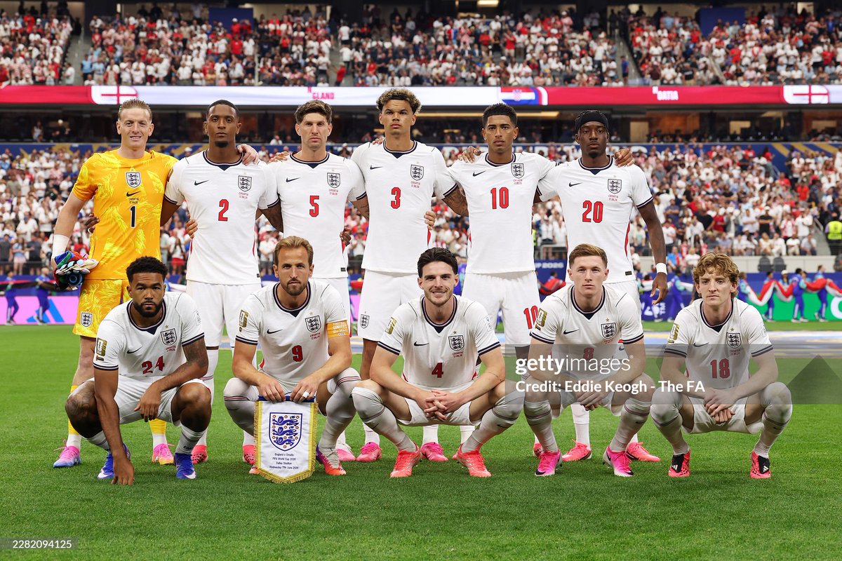 CopaLendas's tweet photo. Harry Kane, Inglaterra 🏴.
Inglaterra 🏴 4 x 2 🇭🇷 Croácia.
Copa do Mundo de 2026, Estados Unidos 🇺🇸/México 🇲🇽/Canadá 🇨🇦.
#kane #england #worldcup2026 #usa2026 #fifa #legend #thehurricane #englishteam #thethreelions #thefa #nike #dallasstadium #arlington #panini #eng #weare26 https://t.co/XKO64mJRj5